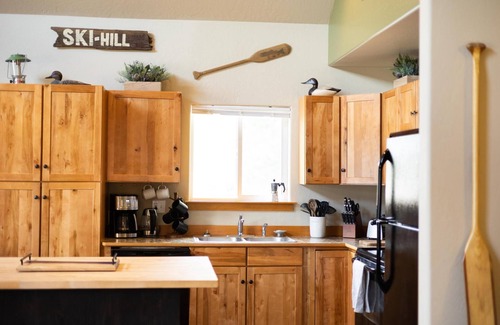 Hayden Cabin | Lakefront Cabin with 2 Decks and Amazing Views. Firepit, Cornhole, Kayaks!