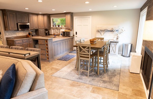 New Tazewell House | Lakefront Cedar Cove Cottage on Norris Lake