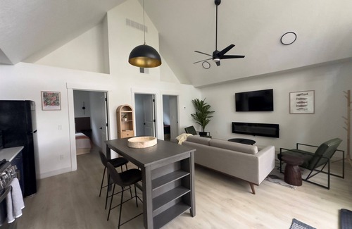 Wasilla Cottage | Lakefront Cottage with Sauna- #6 Lake Trout