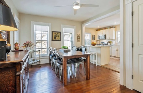 Valois House | Lakefront | Dock | Keuka Lake | Near Wineries