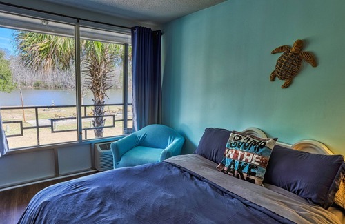 Eutawville House | Lakefront Double - Pet friendly