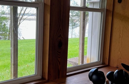 Lake Wissota Apartment | 🔥 Lakefront Fast Wi-Fi Laundry Fire Pit Grill Extended Stay Travelers