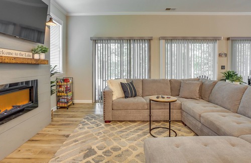 Dawsonville Cottage | Lakefront Georgia Abode w/ Dock & Screened Patio!