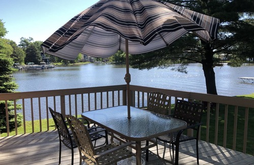 Lake Delton Cottage | Lakefront Getaway! Standalone Condo in the Heart of Wisconsin Dells! VLD000377