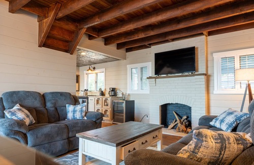 Erie County House | Lakefront Getaway in Huron