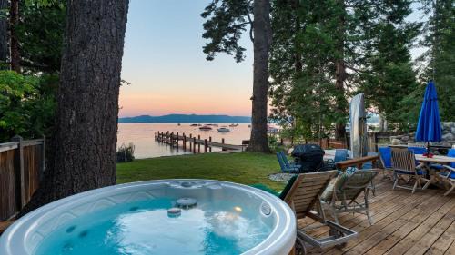 Homewood House | Lakefront Haven by AvantStay Minutes to Ski Resorts Private Dock