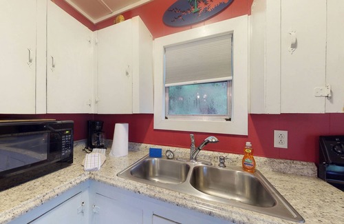 Leesville House | Lakefront home on 18 acres with covered deck & boat ramp access