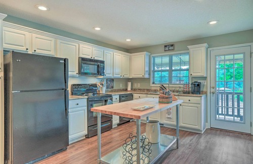 Eatonton House | Lakefront Home w/Entertainment Space & Dock!