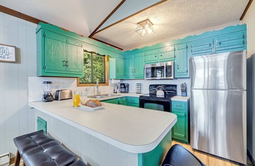 Gouldsboro House | Lakefront, Hot Tub, Dog Friendly, Resort Amenities