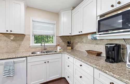 Wilkesboro Cabin | Lakefront House with Great Views