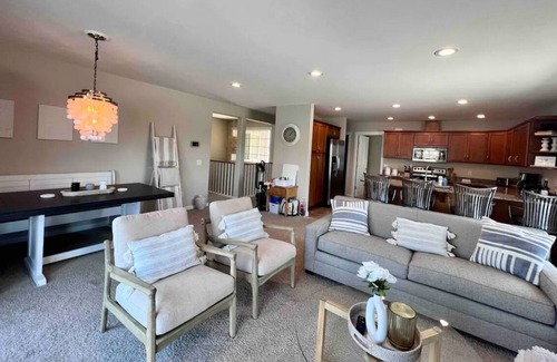 Chelan House | Lakefront Living-Beach Buoy View