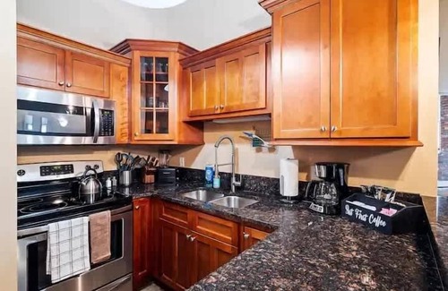 Downtown Cleveland Apartment | Lakefront Loft - Walk 2 First Energy x Progressive