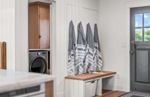 Grapeview House | Lakefront Luxury Hot Tub Dock Canoe SUPs Firepits an Stunning Nature Views