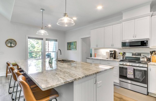 McCormick House | Lakefront McCormick Retreat w/Patio & Views