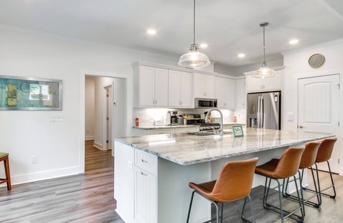 McCormick House | Lakefront McCormick Retreat w/Patio & Views