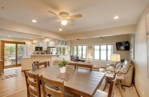 Plymouth Cottage | Lakefront Plymouth Cottage w/Private Hot Tub