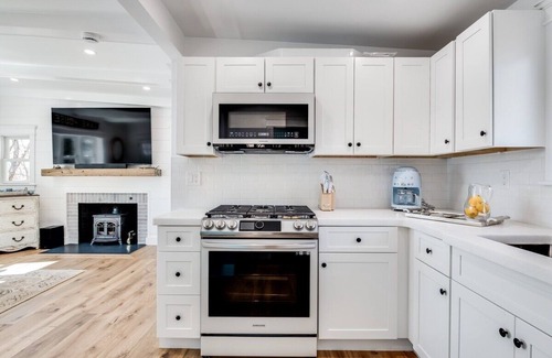 Mashpee House | Lakefront~Private Beach~Cape Cod family retreat