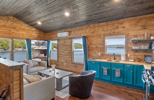 Gravois Mills Cottage | Lakefront Private Cabin