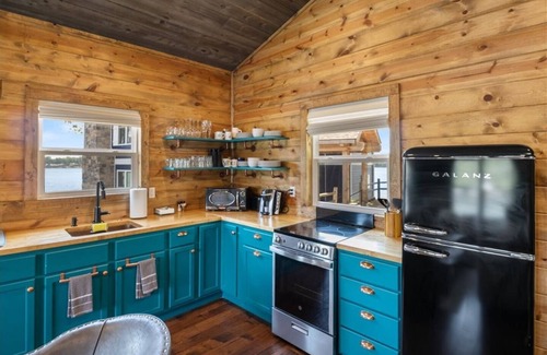 Gravois Mills Cottage | Lakefront Private Cabin