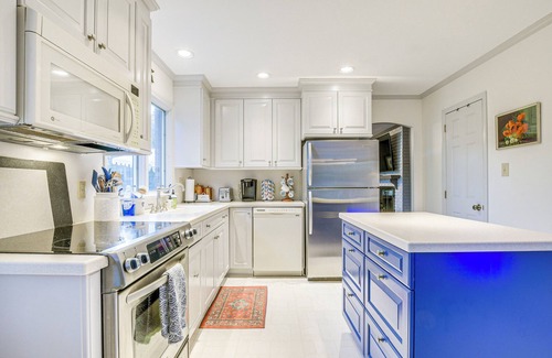 Northwest Raleigh House | Lakefront Raleigh Home w/Deck: 12 Mi to Downtown!