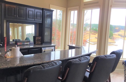Reynolds Landing House | Lakefront Rental on Oconee!