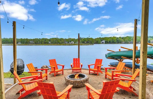 Tobyhanna House | Lakefront Resort-Style! Kayaks, Hot Tub, Fire Pit, Game Room