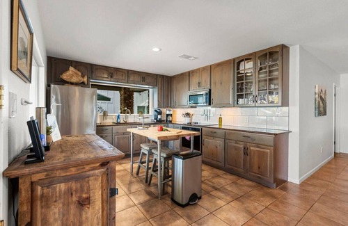 Granite Shoals House | Lakefront Retreat with Hot tub, dock, kayaks, Firepit