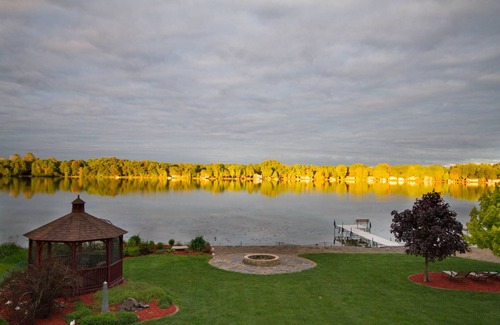 Isanti Apartment | Lakefront Retreat on Long Lake – Perfect for Wildlife, Weddings & Getaways