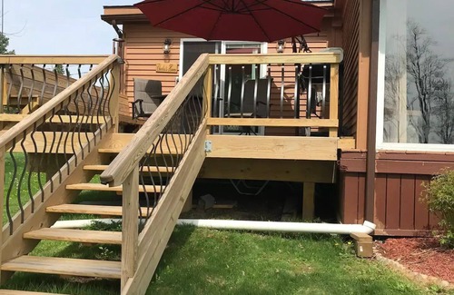 Mayfield Apartment | Lakefront retreat