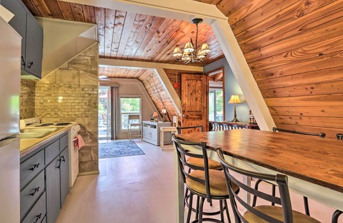 Rocky Mount Cabin | Lakefront Rocky Mount Cabin w/Dock & Kayaks!