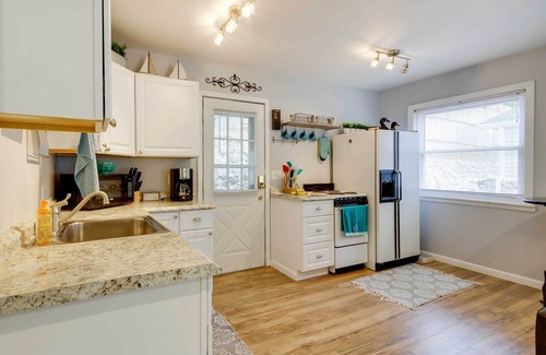 Sunrise Beach House | Lakefront Sunrise Beach Home w/Private Dock!