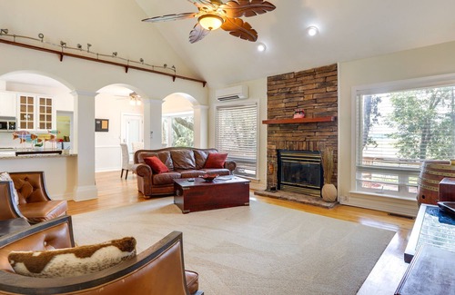 Killearn Lakes House | Lakefront Tallahassee Vacation Home w/ Gas Grill!