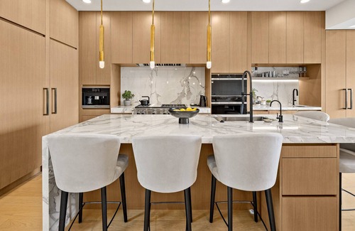 Central Okanagan House | Lakefront Townhome with Private Beach and Boat Dock