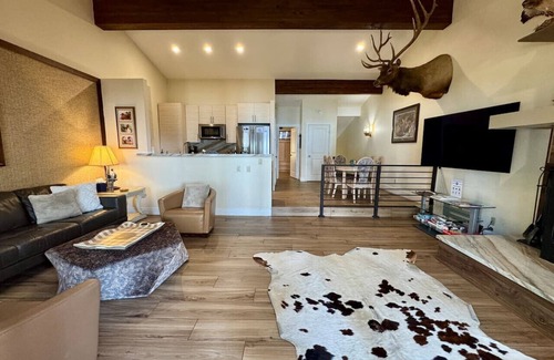 Zephyr Cove Villa | Lakefront Townhome | Prvt Beach & Decks | Sleeps 6