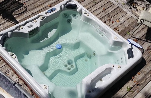Eatonton Apartment | Lakefront Walkout with Hot Tub