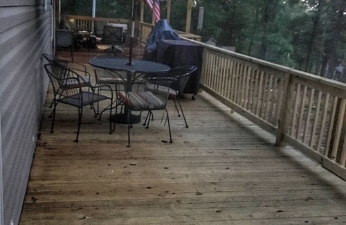 Greers Ferry House | Lakehouse 1 block to lake with 4 bedrooms & 2 living areas, lg lakeview deck