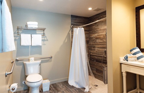 Lake San Marcos Resort | Lakehouse Resort