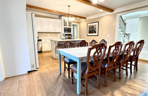 Jackson Cottage | Lakehouse Retreat 4-bedroom cottage with WiFi and AC in fabulous Jackson