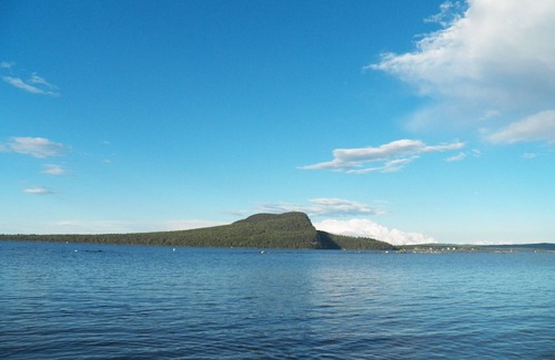 Rockwood Cabin | Lakeshore Cottages - Comfortable beachfront cabins on the shores of Moosehead L