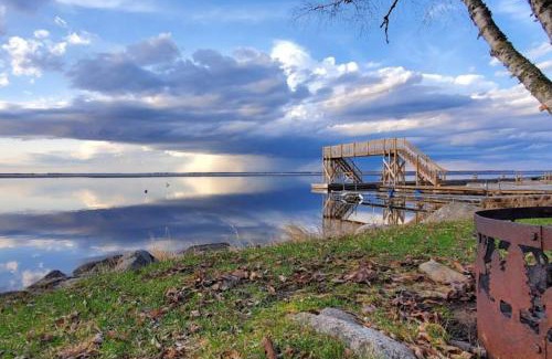 Ray House | Lakeside 3 Bedroom Lazy Days Cabin On Kab