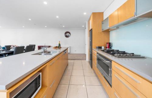 Taupo Apartment | Lakeside Apartment Waimahana 1