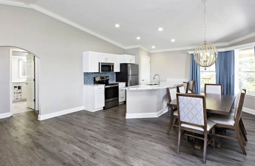 Hollister Condo | Lakeside Bliss: Your Ozark Mountain Retreatn