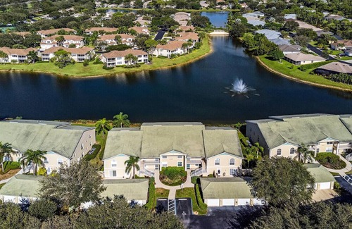 Bonita Springs Condo | Lakeside condo in Bonita Springs with glorious views.