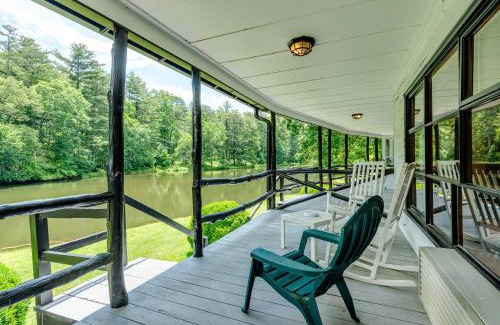 Flat Rock Hotel | Lakeside Delight - Unit 302