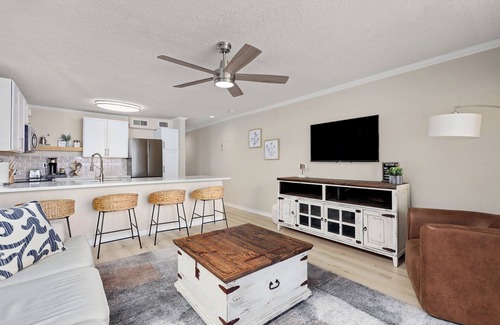 Walden on Lake Conroe Condo | Lakeside Getaway on Lake Conroe