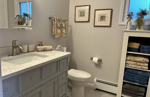 Dale House | Lakeside home available for your family vacations in a quite neighborhood.