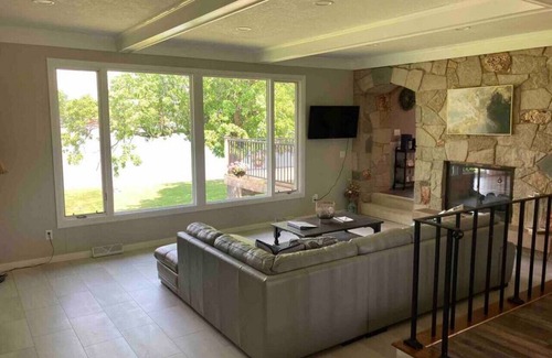 Sauk Centre Cabin | Lakeside Home on the Water