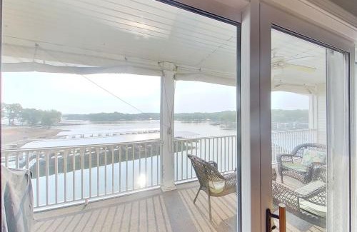 Sunrise Beach Apartment | Lakeside Lookout