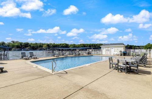 Sunrise Beach Apartment | Lakeside Lookout