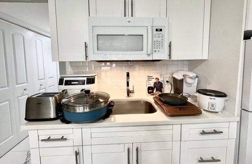 Wesley Chapel Condo | Lakeside Luxury Studio in Golf Resort: Tranquil Views, Comfortable Amenities, Prime Location